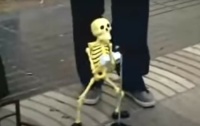 Dancing Singing Skeleton