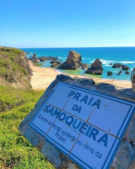 Praia da Samoquira na Costa Alentejana, Portugal