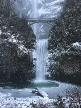 Multnomah Falls, Winter 2016
