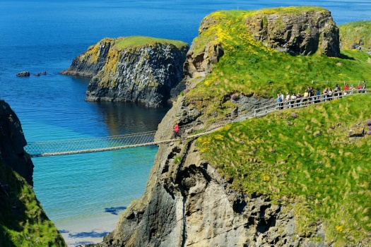 Solve 14-noord-ierland-carrick-a-rede-rope-bridge-shutterstock ...