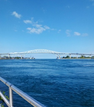Solve Blue Water Bridge jigsaw puzzle online with 110 pieces