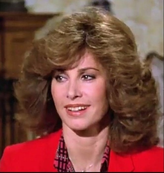 Solve Stephanie Powers' curled layers jigsaw puzzle online with 36 pieces