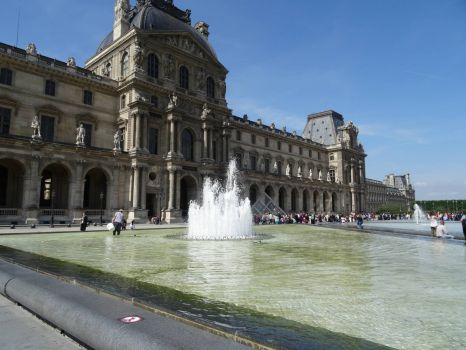Paris Louvre Fountains
