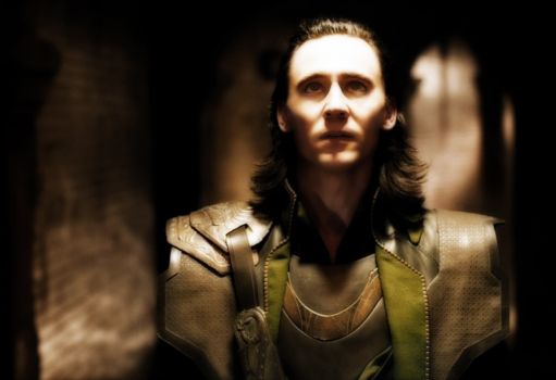 More Tom Hiddleston as Loki Laufeyson.  Just because.