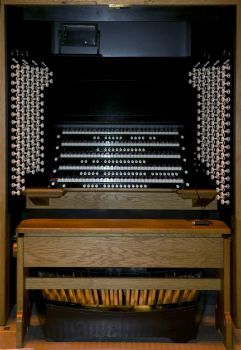 Jigsaw Puzzle Liverpool Cathedral Organ Recital Console 140 Pieces Jigidi