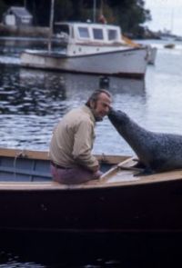Harry Goodridge with Andre the seal - 1974