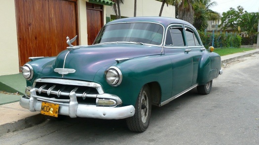 Solve 1952 - Chevrolet - Cuba jigsaw puzzle online with 104 pieces