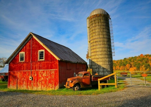 Solve Old Red Barn, silo, and an Old Truck.... jigsaw puzzle online ...