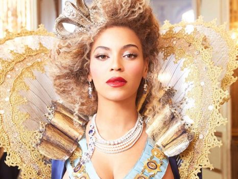Solve beyonce jigsaw puzzle online with 336 pieces