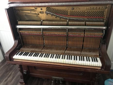 1895 Ludwig & Co. Upright Piano Service