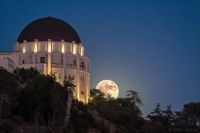 Super Moon Rising at Griffith Park Observatory