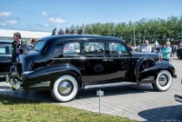 Cadillac "90" V16 7-passenger sedan by Fleetwood - 1939