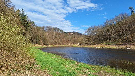 Solve Řeka Otava dnes River Otava today jigsaw puzzle online with 60