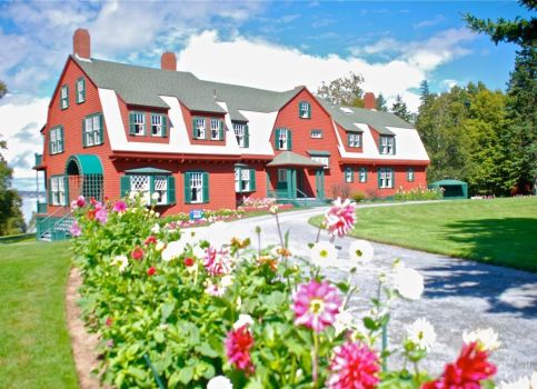 Solve Roosevelt Cottage on the island of Campobello jigsaw puzzle ...