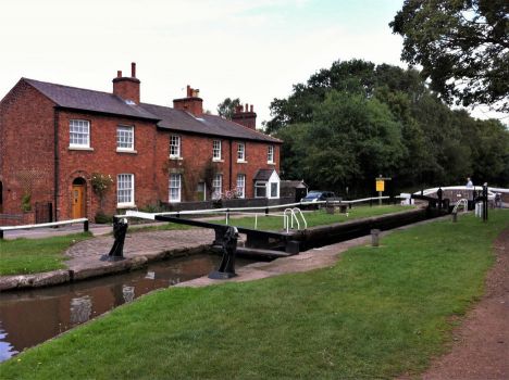 A cruise along the Trent and Mersey Canal, Hardings Wood Junction to Derwent Mouth (901)