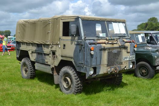 Solve 1977 Land Rover 101 Forward Control jigsaw puzzle online with 117 ...