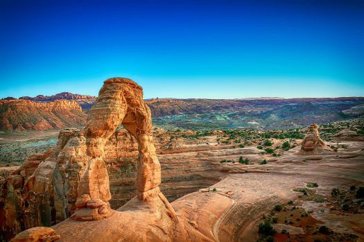 Solve delicate arch jigsaw puzzle online with 442 pieces