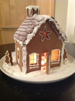 gingerbread house by Dilys Thompson