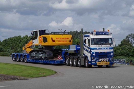 5 Axel Volvo with quad trailer_01